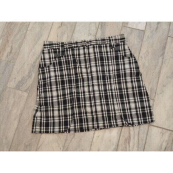 NEW IZOD women's size 2 black/white skort MSRP $80 - Picture 1 of 6